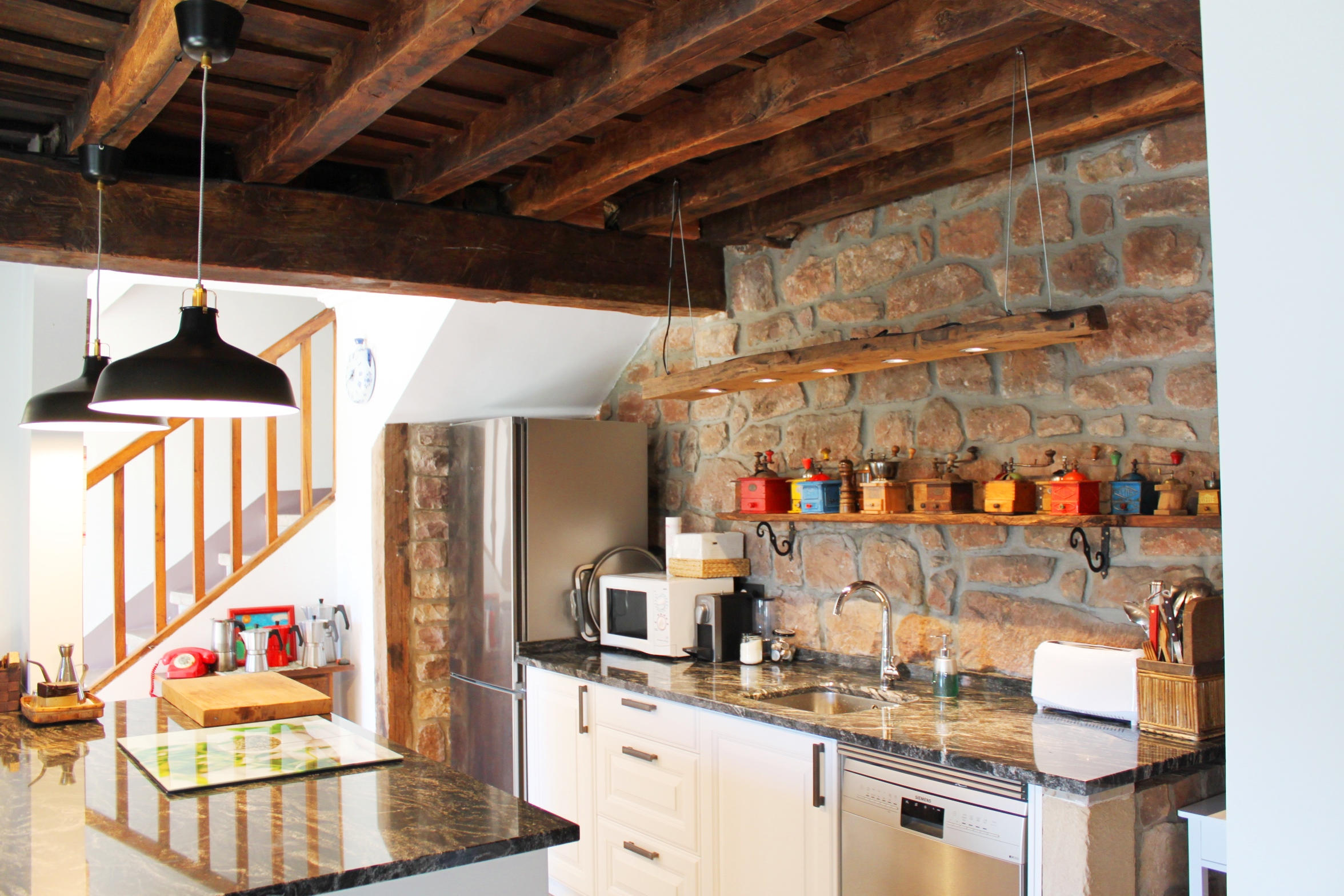 Imagen de la cocina equipada de la casa rural El Rincón de Golobar
